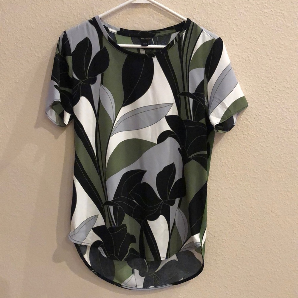 Beautiful floral top by Ann Taylor